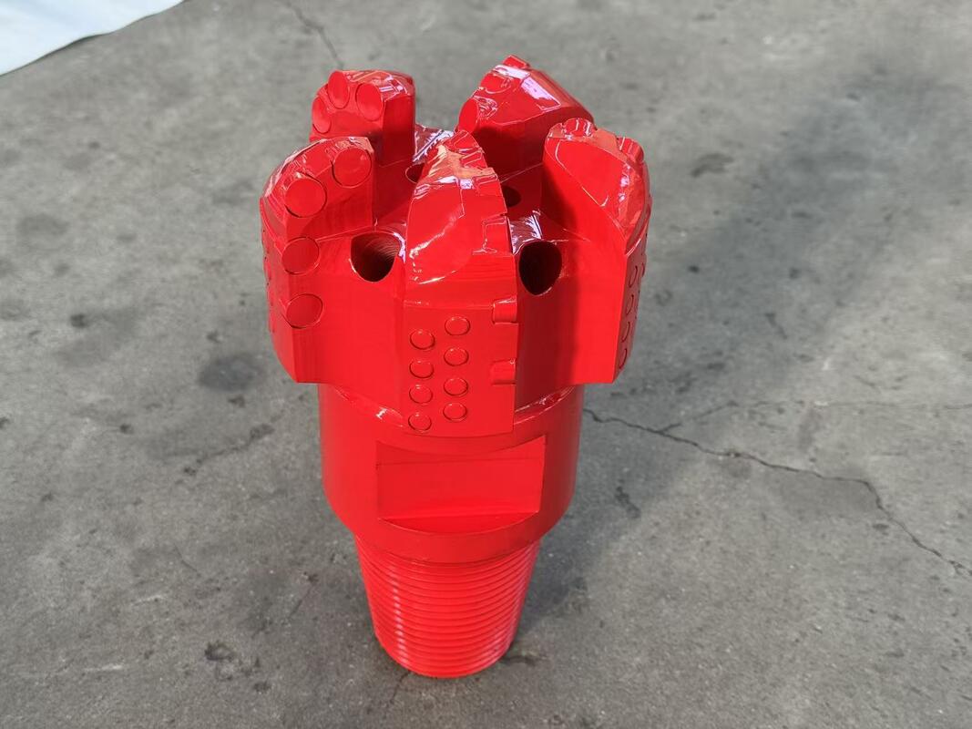 165mm 5 Bıçaklı PDC Matkap Ucu Gelişmiş Verimlilik Çoklu Bıçak Yapısı Verimli Delme Aracı