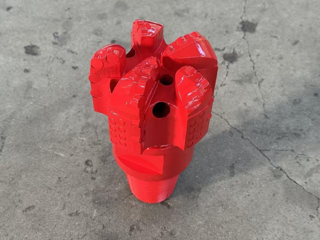 165mm 5 Bıçaklı PDC Matkap Ucu Gelişmiş Verimlilik Çoklu Bıçak Yapısı Verimli Delme Aracı